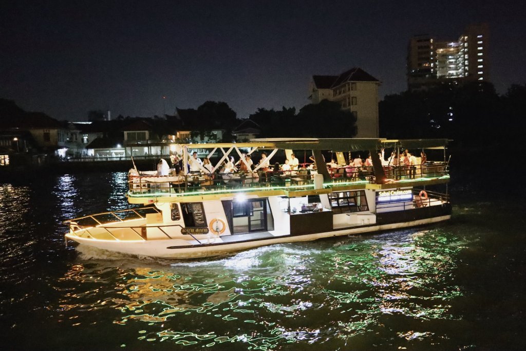 yacht rental bangkok